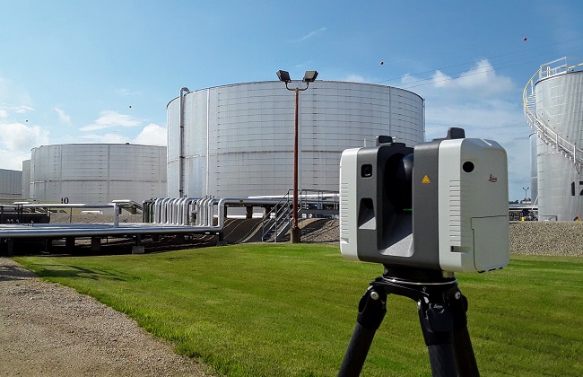 Rogue's RTC360 capturing site data at Flint Hills Resources' asphalt cement plant.